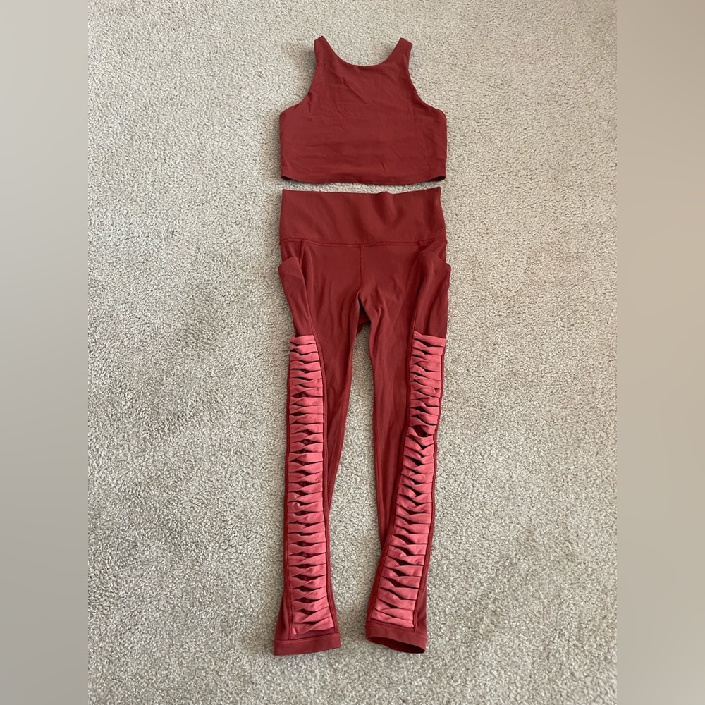 Athleta Conscious Crop & Salutation 7/8 Powervita Legging Set Size S Pre-owned